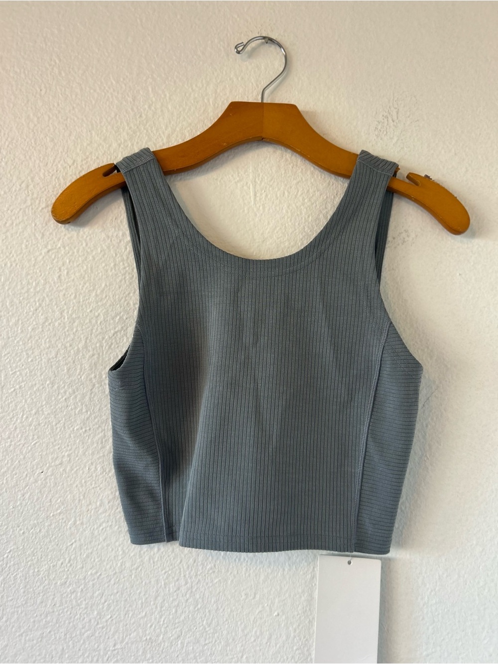 LuLuLemon Ribbed Softstreme Cropped Tank Size 4 - Picture 2 of 6